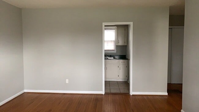 Building Photo - 515 Wakefield Dr