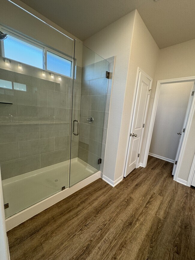 Building Photo - 8718 Happy Vly Dr