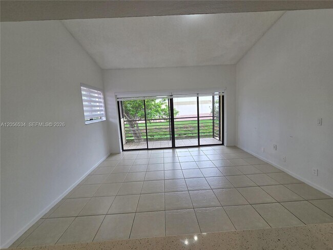 Building Photo - 16 Vía De Casas Sur
