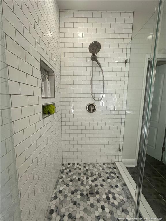 Building Photo - 143 Fairway Ln