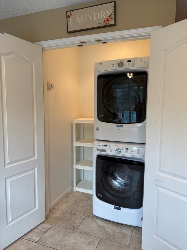 Building Photo - 5103 Encino Ct
