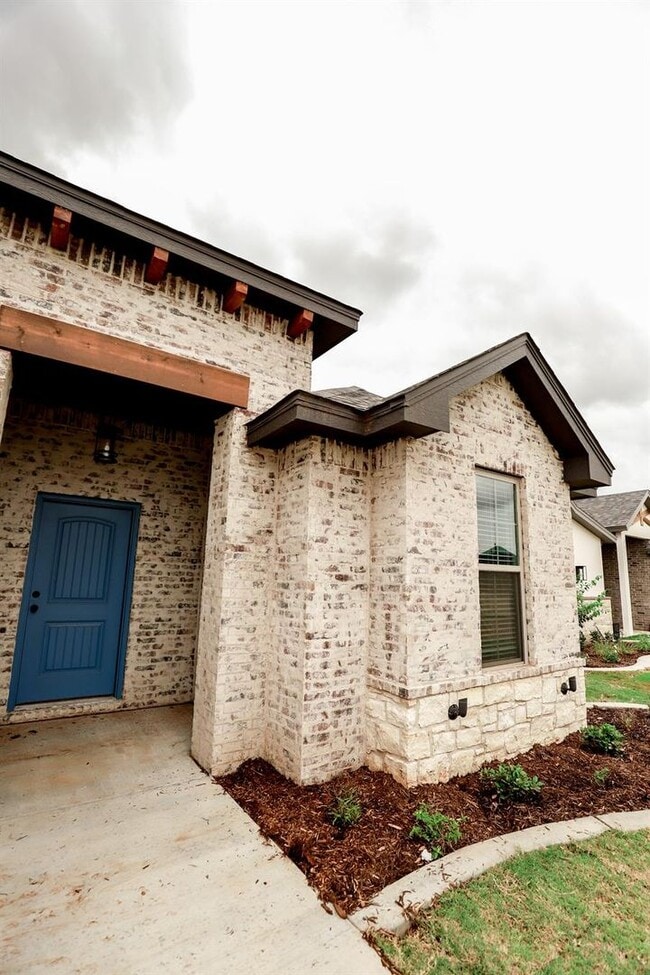 Building Photo - 4 bed 2 bath Cooper ISD