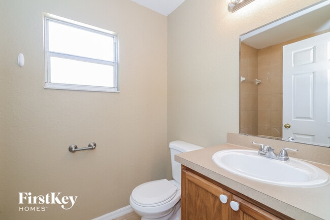 Building Photo - 933 26th St NW