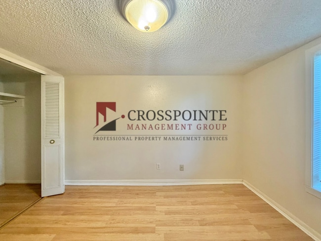 Building Photo - 1 Bed 1 Bath at Broadway Apartments! All Bills Paid!