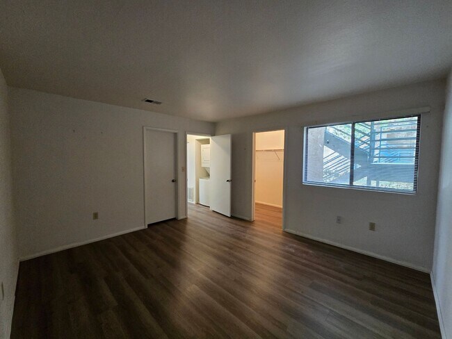 Building Photo - 2180 Pinetop Ln