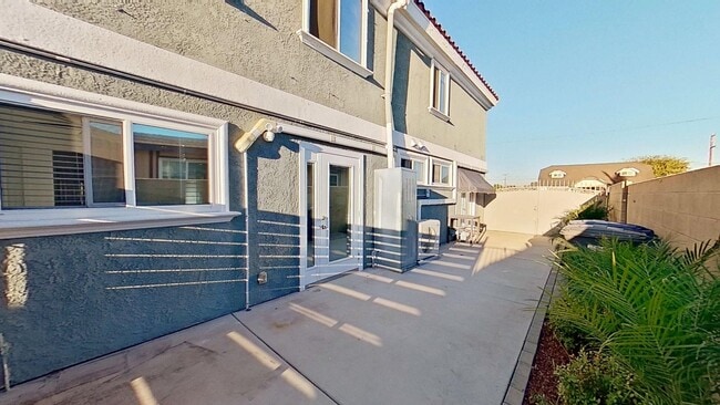 Building Photo - 5861 Marshall Ave