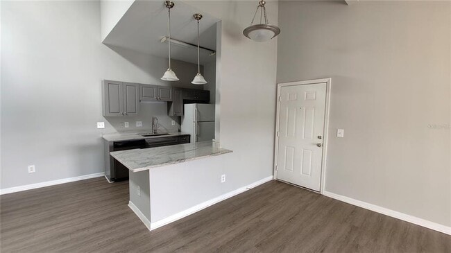 Building Photo - 145 N Pearl Lake Causeway