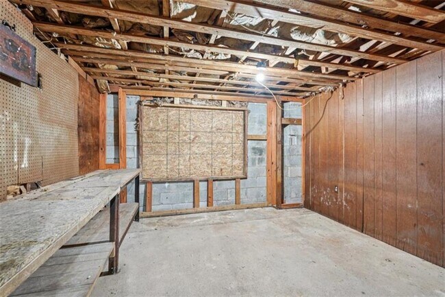 Building Photo - 172 Meador Way SE