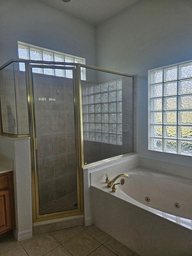 Building Photo - 4 BEDROOM 3 FULL BATH HOME WITH A SCREENED IN POOL IN THE BEAUTIFUL PALM COAST