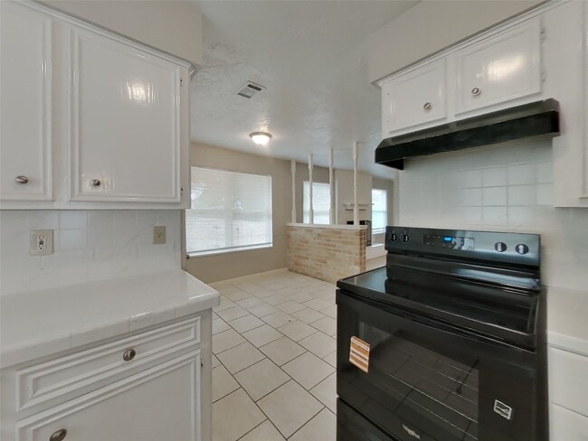 Building Photo - 12027 Arrowhead Glen Dr