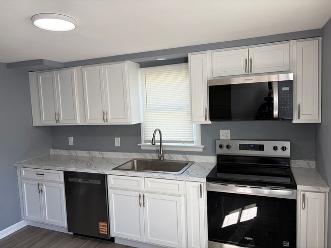 Building Photo - Fully Renovated 2BR/1.5BA Twin Home on Corner Lot-Move in Ready