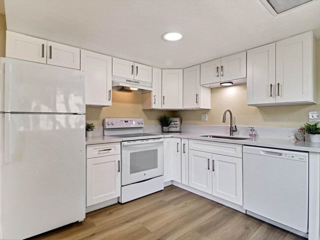 Building Photo - 64281 Spyglass Ave
