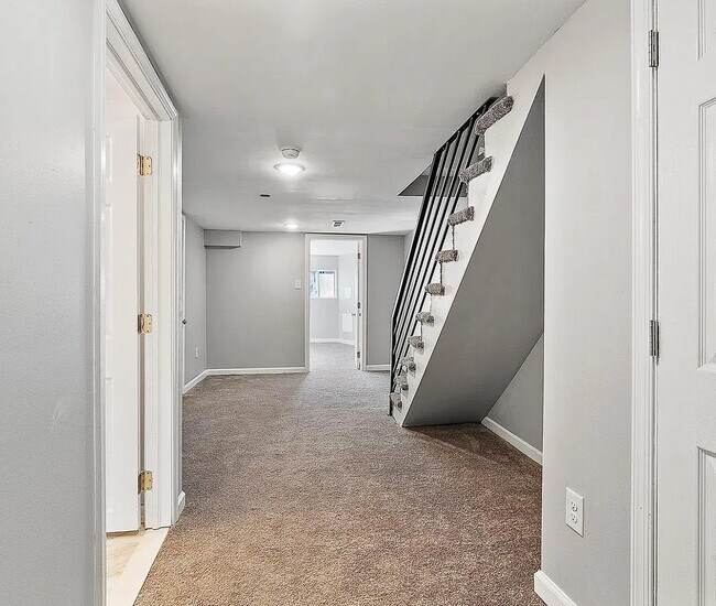 Building Photo - 1754 Georges Ln