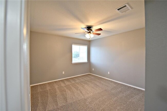 Building Photo - 802 Rubles Ct