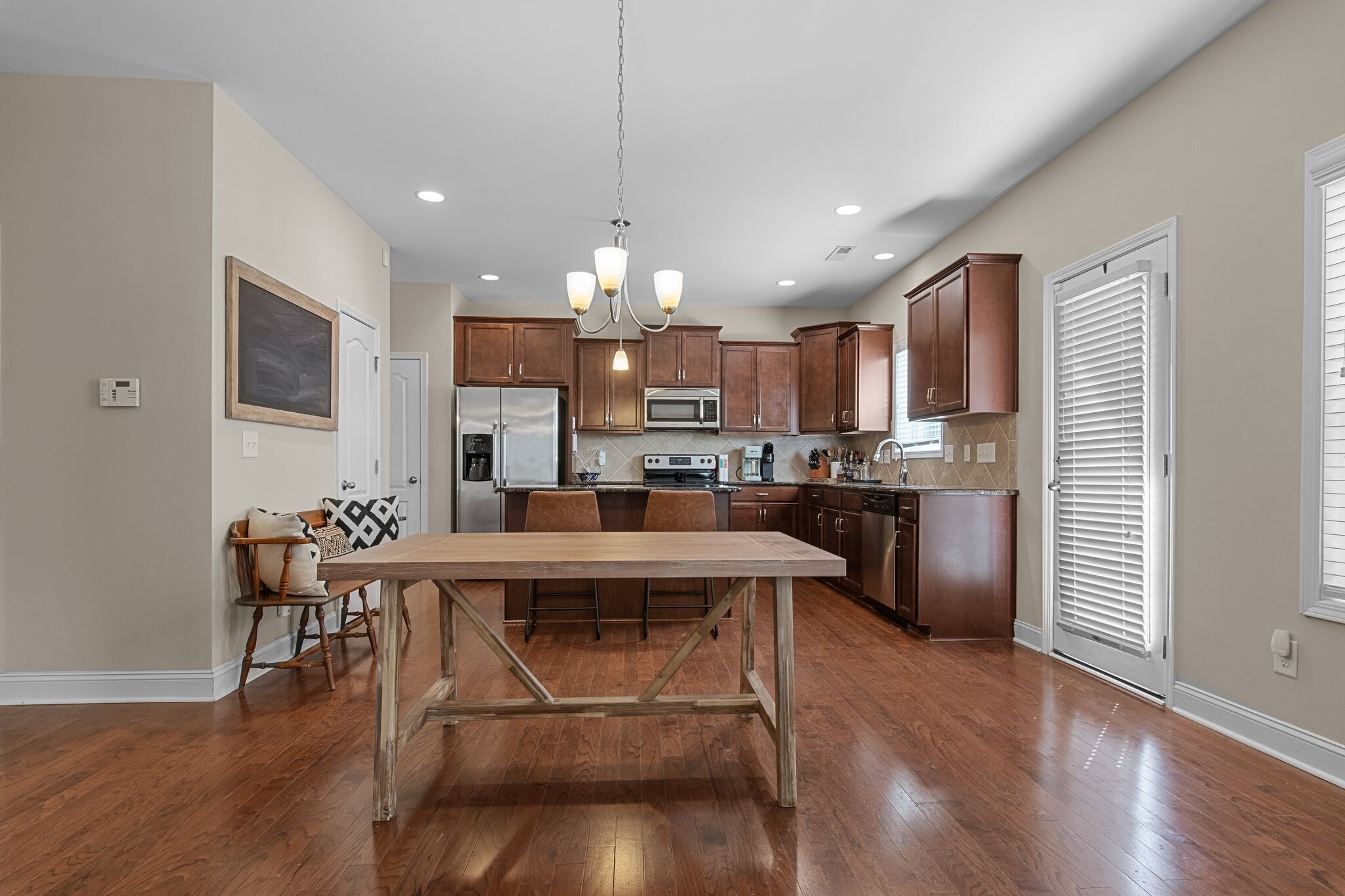 Building Photo - 789 Equestrian Way