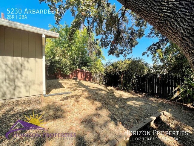 Building Photo - Open 2 Bed 2 Bath 1,030 Sq. Ft. Fair Oaks ...