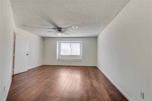 Building Photo - 1940 Helen Ln