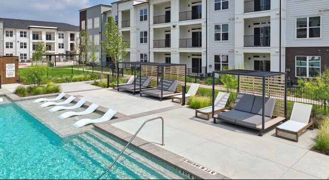 Building Photo - 1301 Leah Ave