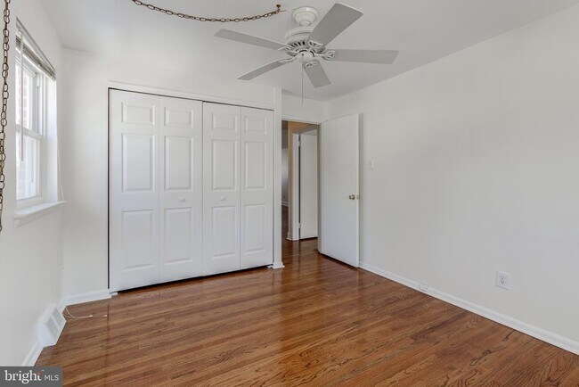 Building Photo - 5448 Hermit Terrace