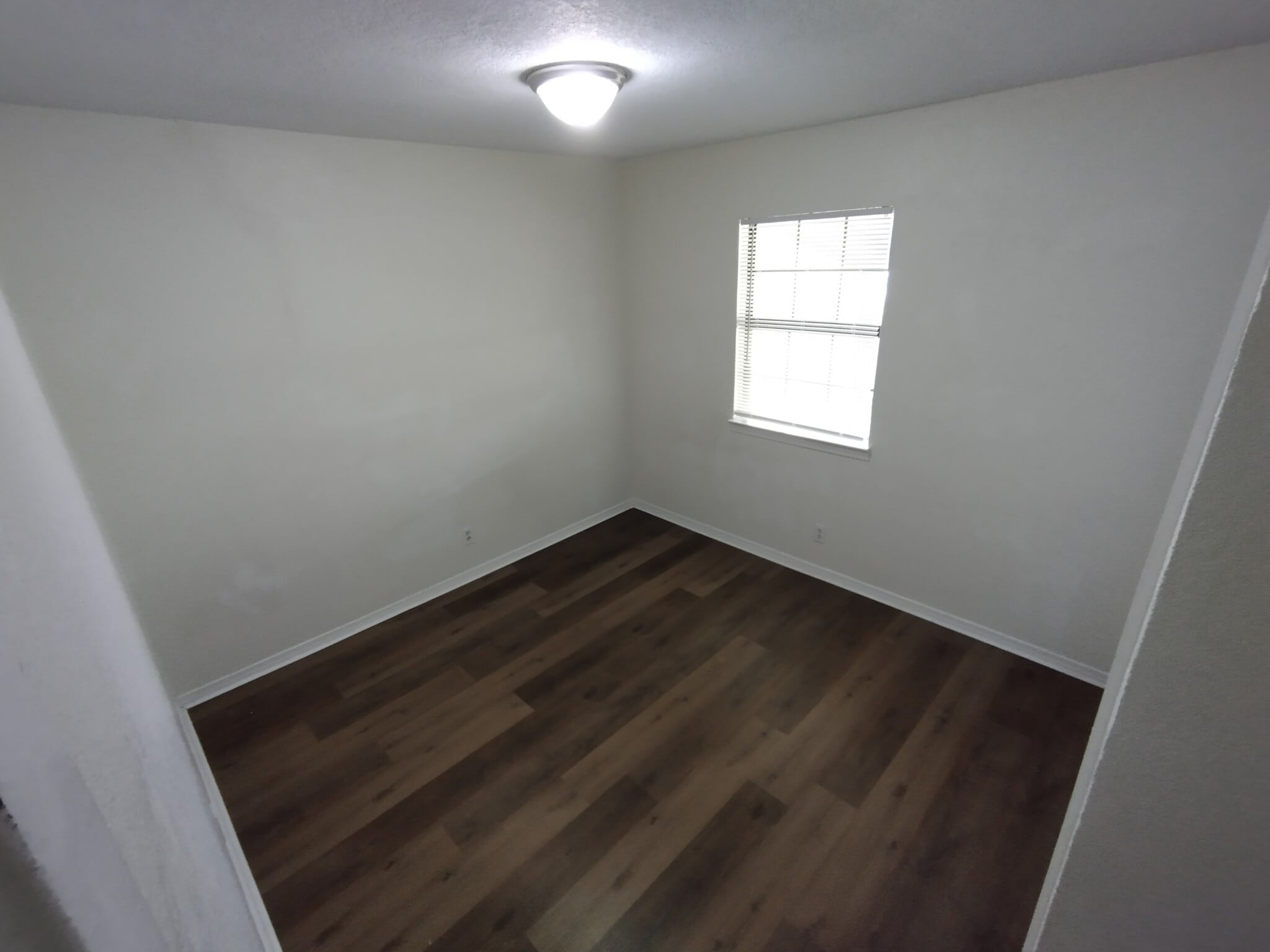 bedroom 1 - 518 Riverdale Dr