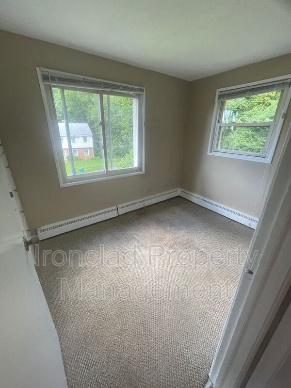 Building Photo - 5 Elizabeth Rd