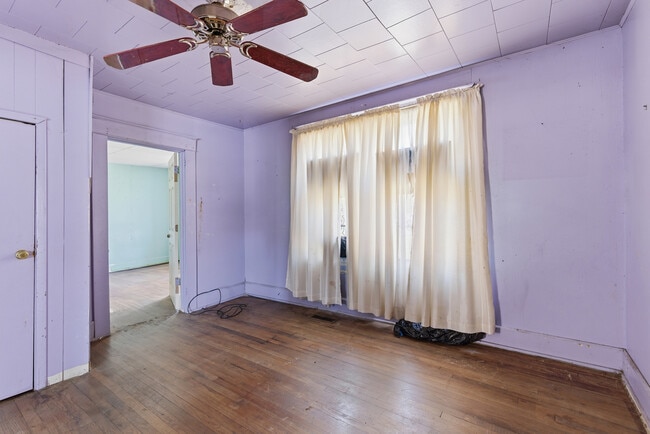 Building Photo - 3332 Walnut Ave SW