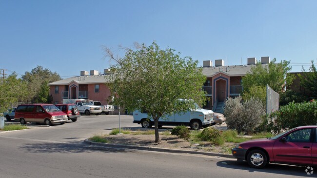 Building Photo - 3608 Rivera Ave