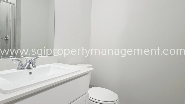 Building Photo - 3604 High Valley Dr
