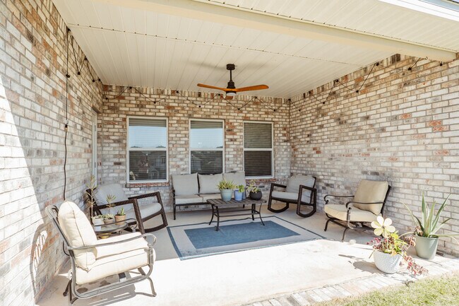 Building Photo - 1106 Shoal River Dr