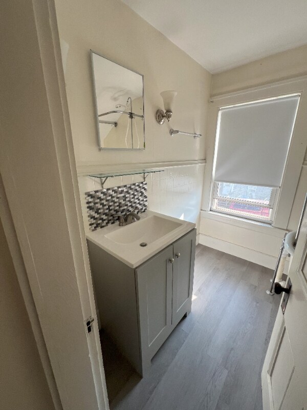 Building Photo - 16 Brown St