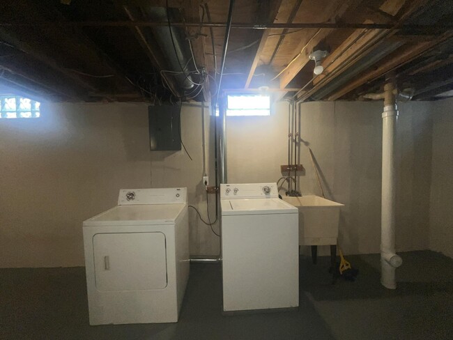 Building Photo - 12039 Rockland St