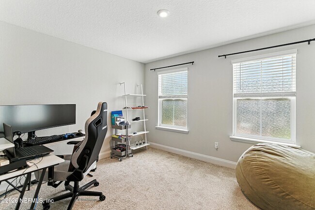 Building Photo - 105 Meadow Creek Dr