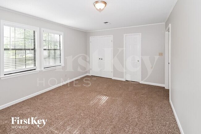Building Photo - 2530 Doe Run Ln