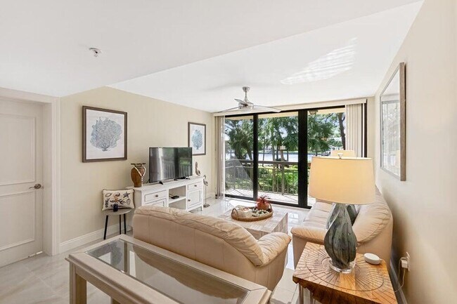 Building Photo - 2101 Marina Isle Way