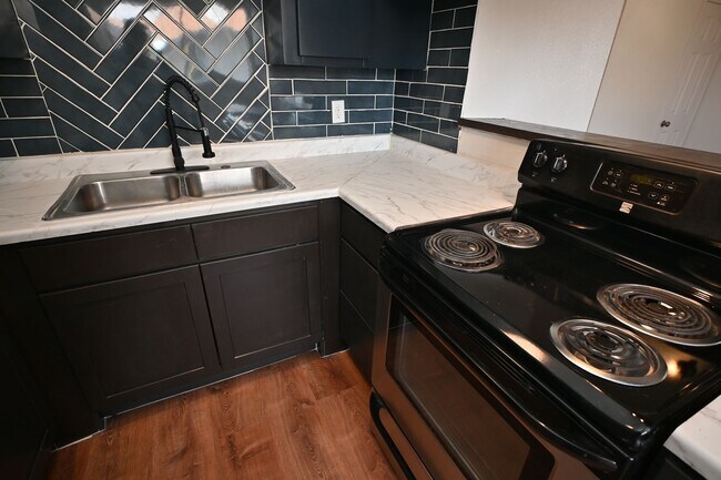 Primary Photo - 2 Bedroom Apartment -Las Vegas -NO PETS -1...