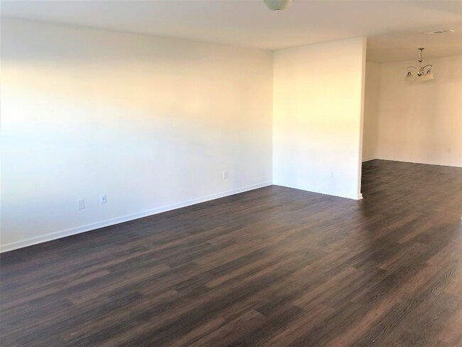 Building Photo - 17 TR