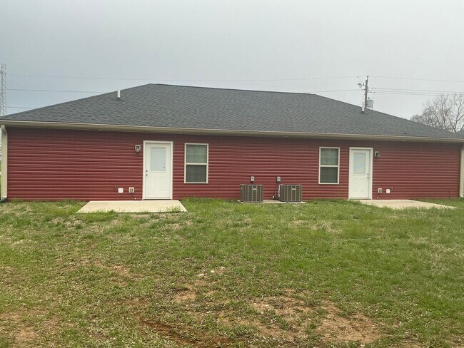 Building Photo - 600 A Colonelette Dr