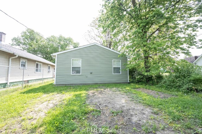 Building Photo - "Charming 3-Bed, 2-Bath Home in Indianapol...