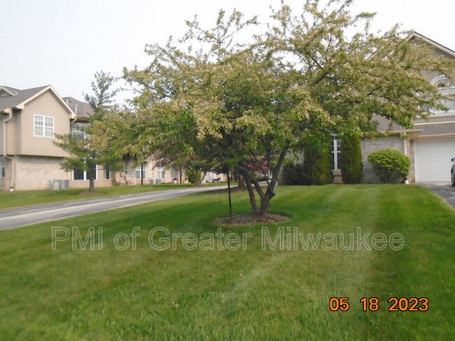 Building Photo - 9032 W Elm Ct