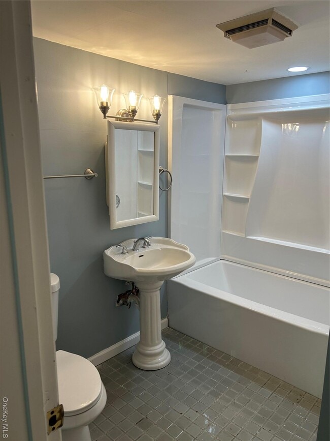 Building Photo - 864 NY-22