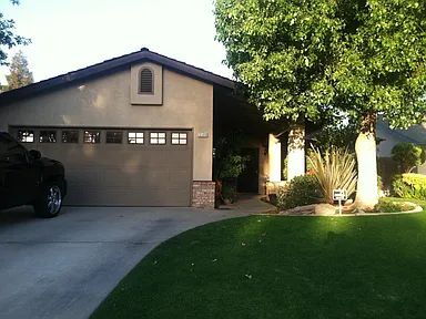 Building Photo - Beautiful home in Southwest Bakersfield- Near Stockdale High school ,Warren Jr High and Old river...
