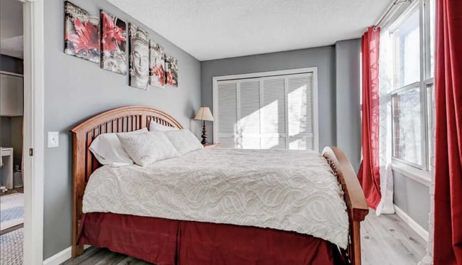 Building Photo - 5955 E 10th Ave