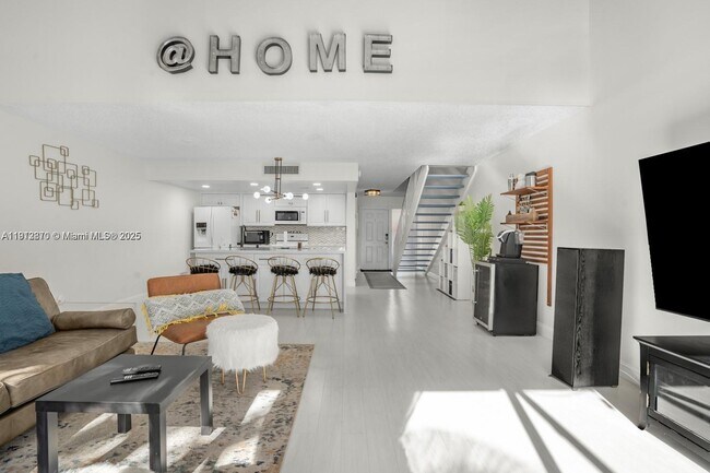 Building Photo - 1281 W Fairway Rd