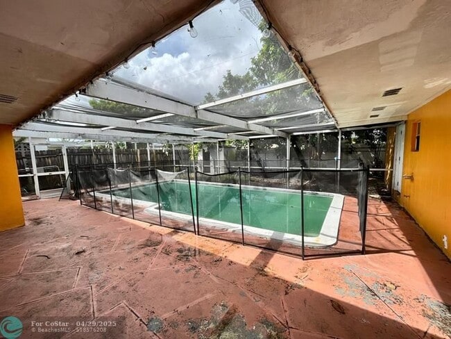 Building Photo - 7941 Plantation Blvd
