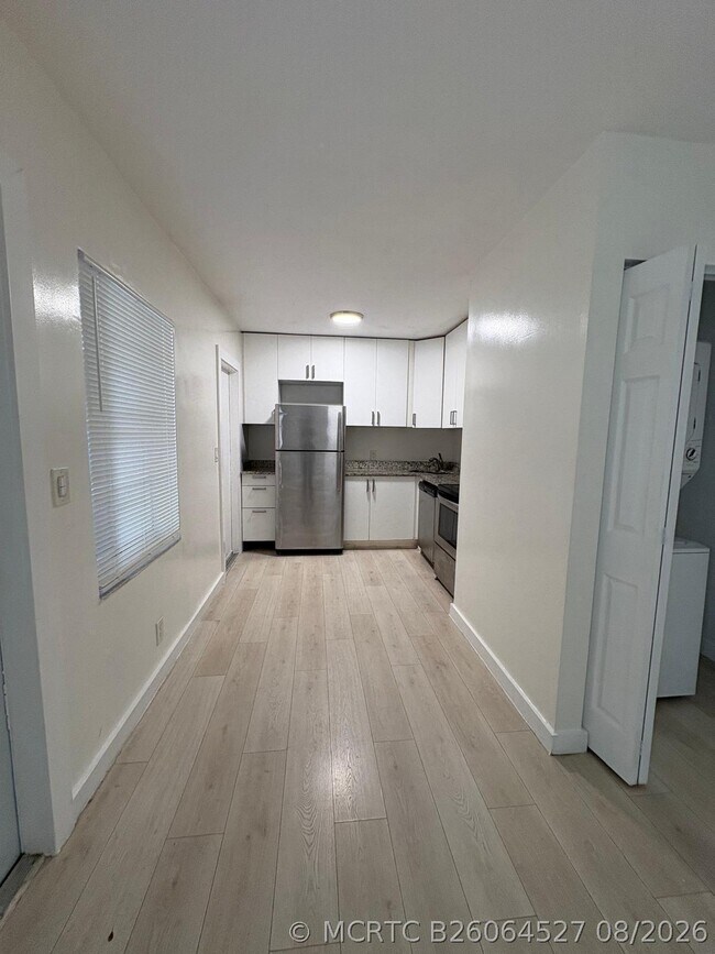 Building Photo - 600 NE 46th Ct