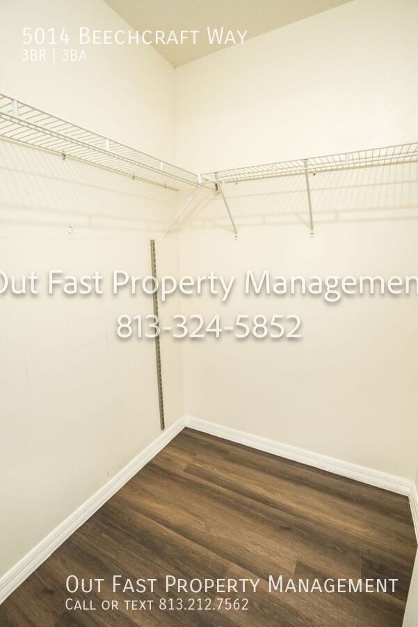 Building Photo - 5014 Beechcraft Way