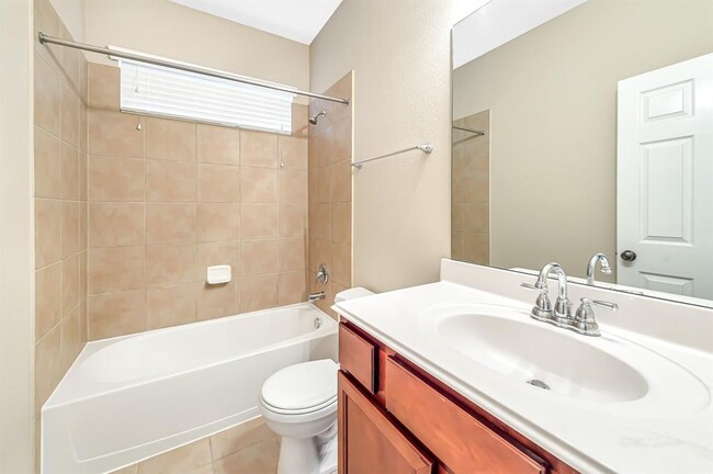 Building Photo - 27523 Huggins Crest Ct