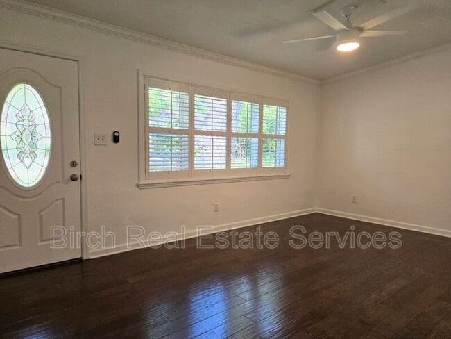 Building Photo - 733 Scotland St