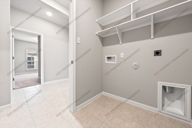 Building Photo - 748 Gingham Trl