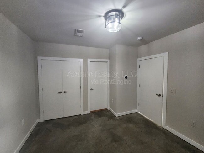 Building Photo - 1282 MacKintosh pknw